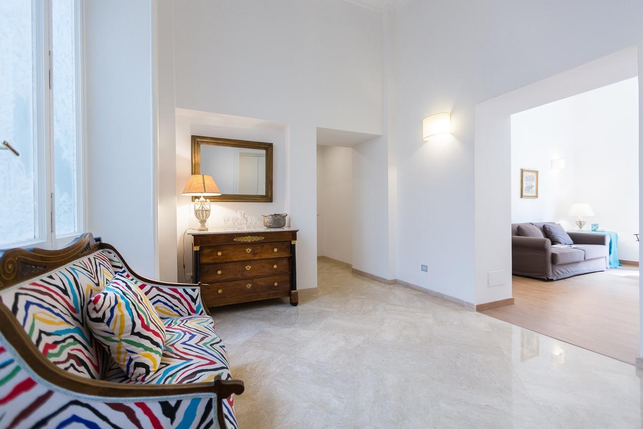 Prestigious Apartment Via Barberini Рим Екстер'єр фото