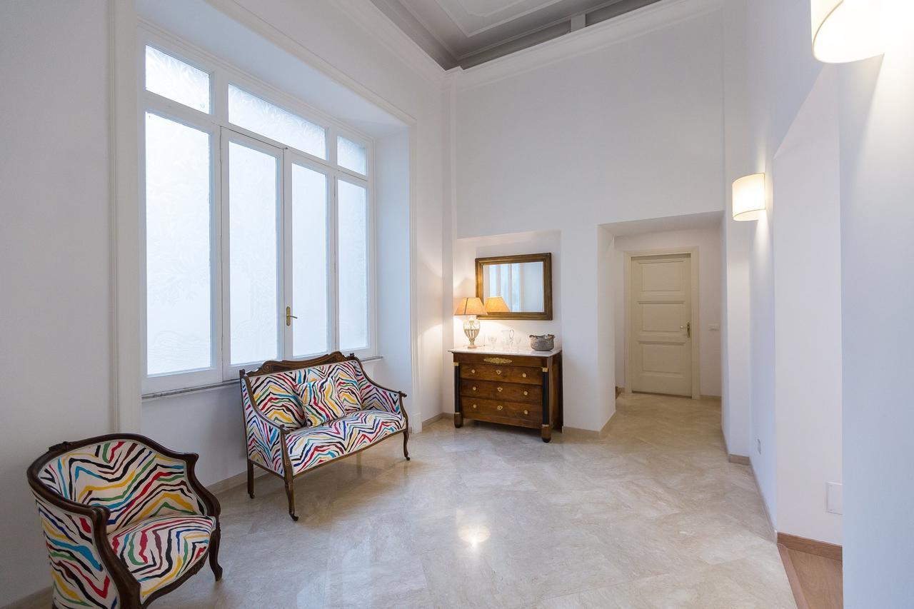 Prestigious Apartment Via Barberini Рим Екстер'єр фото